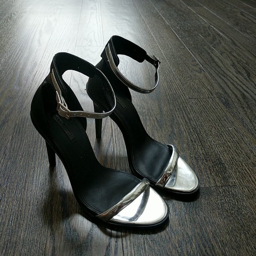 Silver pumps
